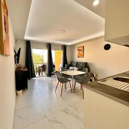 Precioso Y Nuevo De 1 Habitación En Mareverde Costa Adeje (Tenerife)